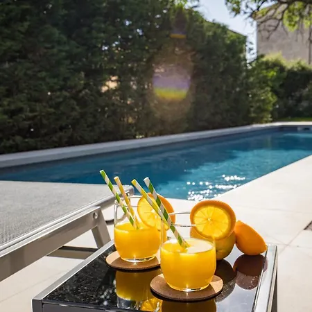 Aida - 4 Bedroom Luxury With Large Private Pool 4k Projector And Jacuzzi Vila *