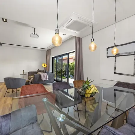 Aida - 4 Bedroom Luxury With Large Private Pool 4k Projector And Jacuzzi Villa Pula