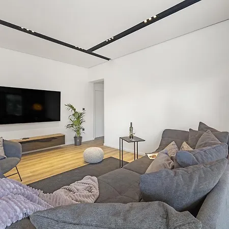 Villa Aida - 4 Bedroom Luxury With Large Private Pool 4k Projector And Jacuzzi *